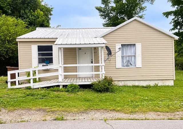 Photo 1 of Sale Pending at 263 Reeves St, Lexington, TN 38351 | MLS# 3216329 | Listing updated on 2026-10-02
