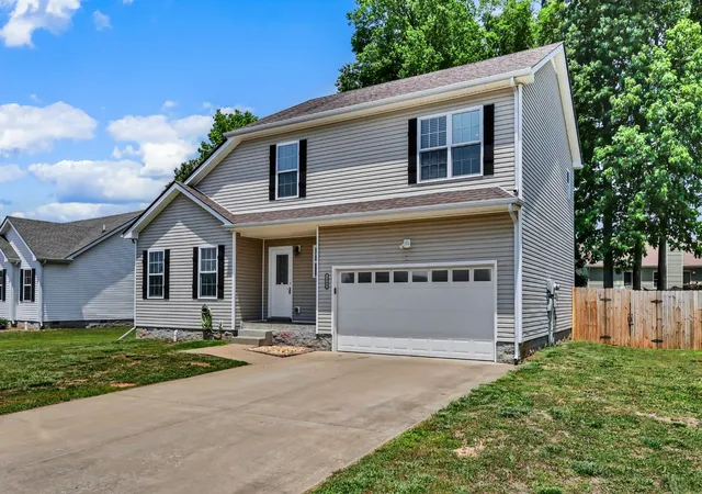 Photo 2 of Single family home for sale at 1393 Scrub Oak Dr, Clarksville, TN 37042 | MLS# 3216743 | Listing updated on 2026-10-22