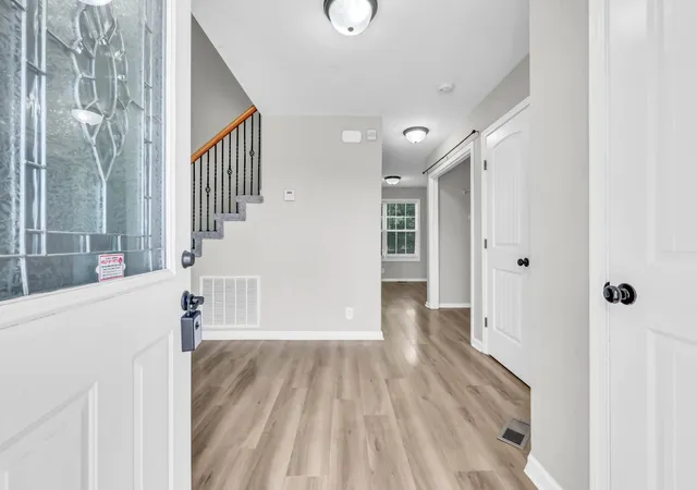 Photo 4 of Single family home for sale at 1393 Scrub Oak Dr, Clarksville, TN 37042 | MLS# 3216743 | Listing updated on 2026-10-22