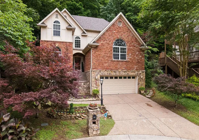 Photo 2 of Single family home for sale at 2580 Devon Valley Dr, Nashville, TN 37221 | MLS# 3224236 | Listing updated on 2026-08-14