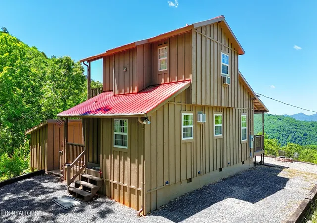 Photo 3 of Single family home for sale at 264 Curry Way, Del Rio, TN 37727 | MLS# 3544516 | Listing updated on 2026-09-30