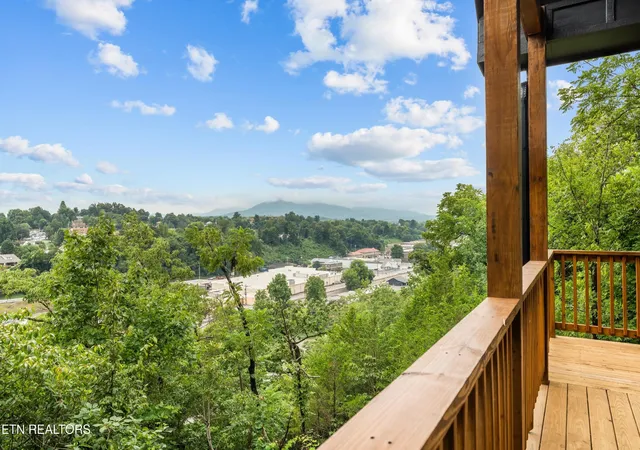 3rd image of 425 Cliffwood Dr, Newport, TN 37821 | MLS# 3216495