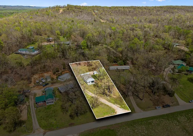 Homes for sale in Lobelville, TN | 11460 Crooked Creek Rd, Lobelville, TN 37097 | MLS# 3216677