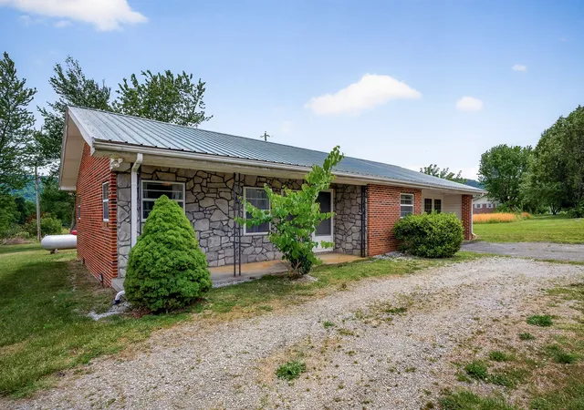 2nd image of 1372 Jamestown Hwy, Livingston, TN 38570 | MLS# 3216701