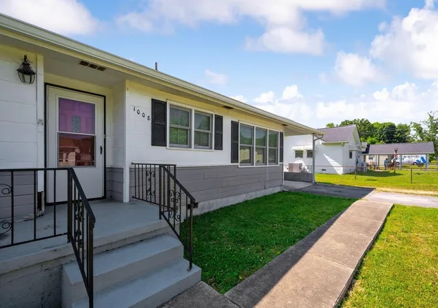 Homes for sale in Chattanooga, TN | 1008 Hurst Street, Chattanooga, TN 37412 | MLS# 3234183