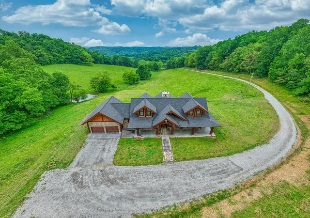 Photo 2 of Single family home for sale at 1271 Bivins Rd, Lewisburg, TN 37091 | MLS# 3221334 | Listing updated on 2026-08-18