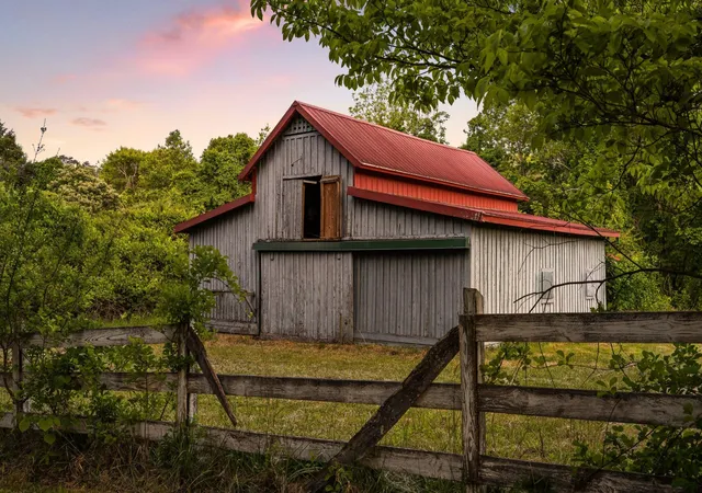 1st image of 2103 Taft Hwy, Signal Mountain, TN 37377 | MLS# 3216689