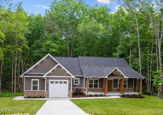 Photo 3 of Single family home for sale at 25 Andover Ln, Crossville, TN 38558 | MLS# 3243750 | Listing updated on 2026-10-08