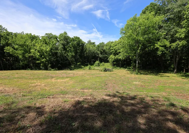 Homes for sale in Chapmansboro, TN | 5 Poplar Ridge Ln, Chapmansboro, TN 37035 | MLS# 3217423