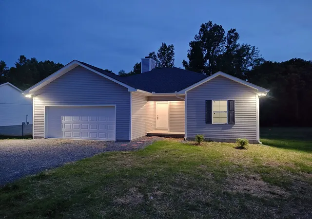 Homes for sale in Alexandria, TN | 689 W Main St, Alexandria, TN 37012 | MLS# 3217200