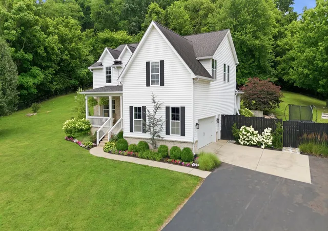 Homes for sale in Thompsons Station, TN | 1779 Cayce Springs Rd, Thompsons Station, TN 37179 | MLS# 3247287