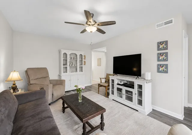 4th image of 352 Deer Lake Dr, Nashville, TN 37221 | MLS# 3232124