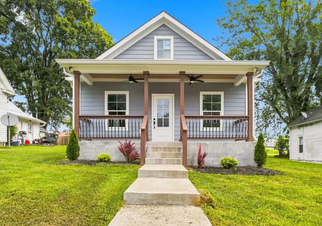 1st image of 207 Scott St, Dickson, TN 37055 | MLS# 3217245