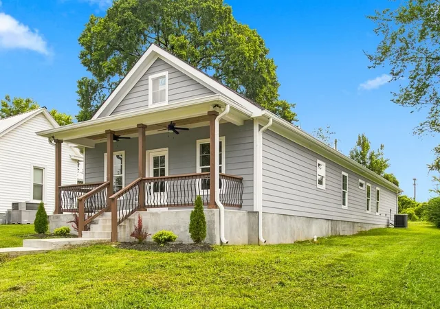 2nd image of 207 Scott St, Dickson, TN 37055 | MLS# 3217245