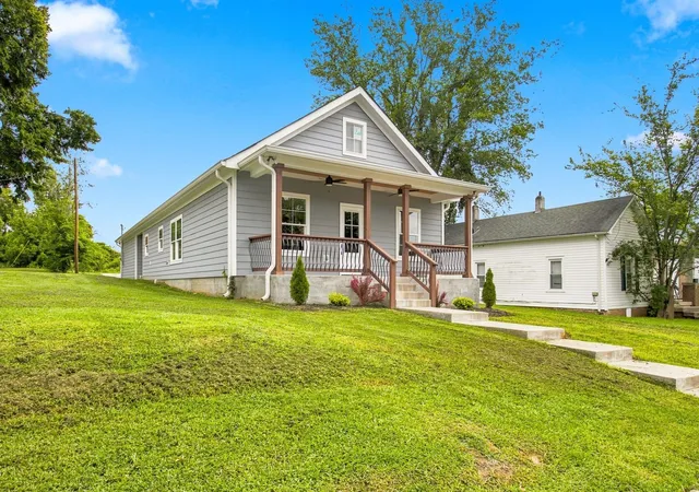 3rd image of 207 Scott St, Dickson, TN 37055 | MLS# 3217245