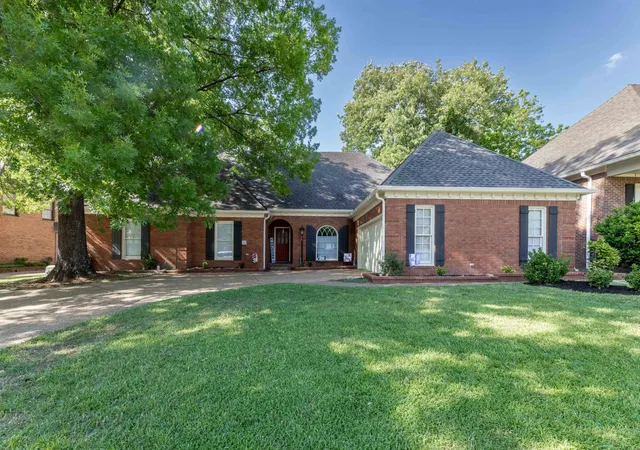 Homes for sale in Memphis, TN | 6710 Kirby Oaks Ln, Memphis, TN 38119 | MLS# 3217367
