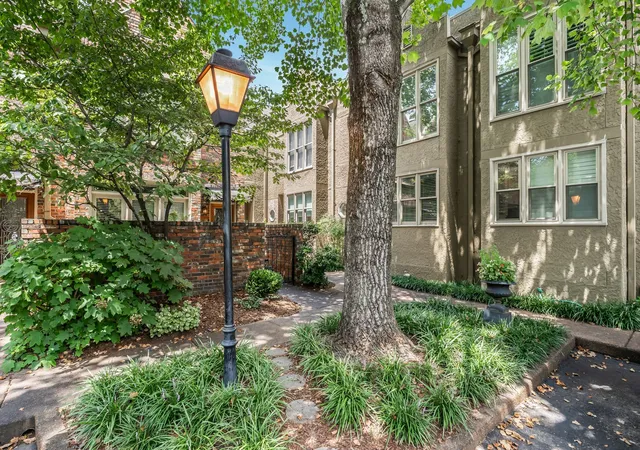 Homes for sale in Nashville, TN | 2828 Woodlawn Dr, Nashville, TN 37215 | MLS# 3217597