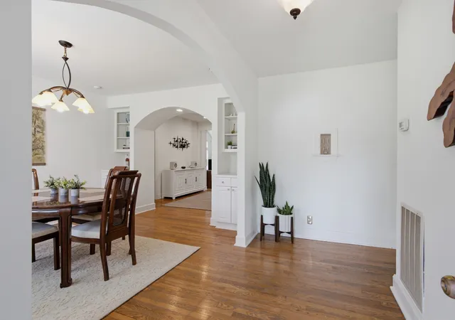 Photo 2 of Single family home for sale at 4201 Aberdeen Rd, Nashville, TN 37205 | MLS# 3335758 | Listing updated on 2026-10-08