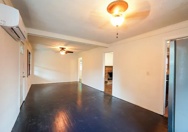 Photo 3 of Single family home for sale at 231 Foston Chapel Rd, Hopkinsville, KY 42240 | MLS# 3217512 | Listing updated on 2026-09-17
