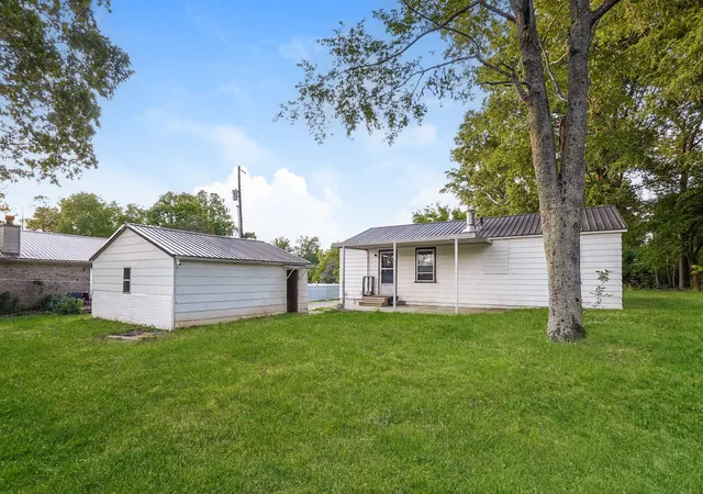 Photo 4 of Single family home for sale at 231 Foston Chapel Rd, Hopkinsville, KY 42240 | MLS# 3217512 | Listing updated on 2026-09-17