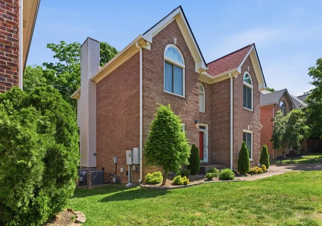 Photo 3 of Single family home for sale at 4913 Tulip Grv Ln, Hermitage, TN 37076 | MLS# 3218045 | Listing updated on 2026-08-24