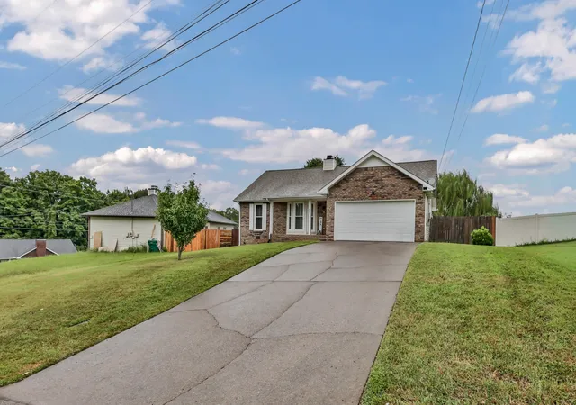 1st image of 203 Parrot Dr, Clarksville, TN 37042 | MLS# 3519053