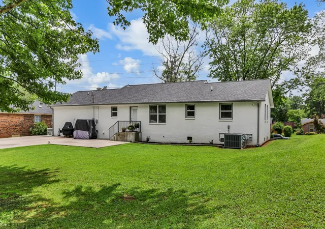Homes for sale in Clarksville, TN | 341 Kimbrough Rd, Clarksville, TN 37043 | MLS# 3264060
