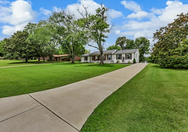 Homes for sale in Clarksville, TN | 341 Kimbrough Rd, Clarksville, TN 37043 | MLS# 3264060