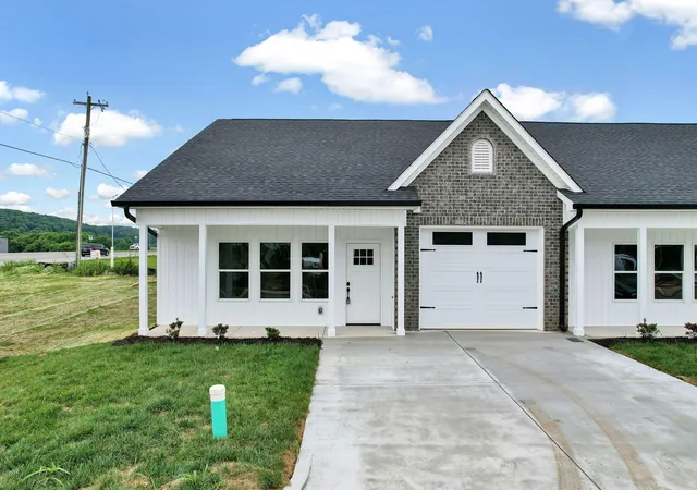 Homes for sale in Athens, TN | 1080 Congress Parkway N, Athens, TN 37303 | MLS# 3249605