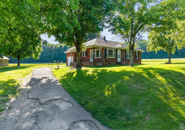 Homes for sale in Etowah, TN | 444 County Road 782, Etowah, TN 37331 | MLS# 3217610