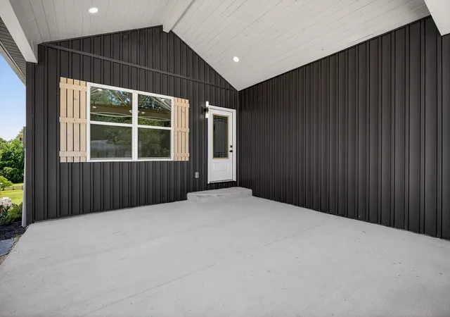 Photo 4 of Single family home for sale at 212 Twin Oaks Rd, Mc Minnville, TN 37110 | MLS# 3220102 | Listing updated on 2026-08-20