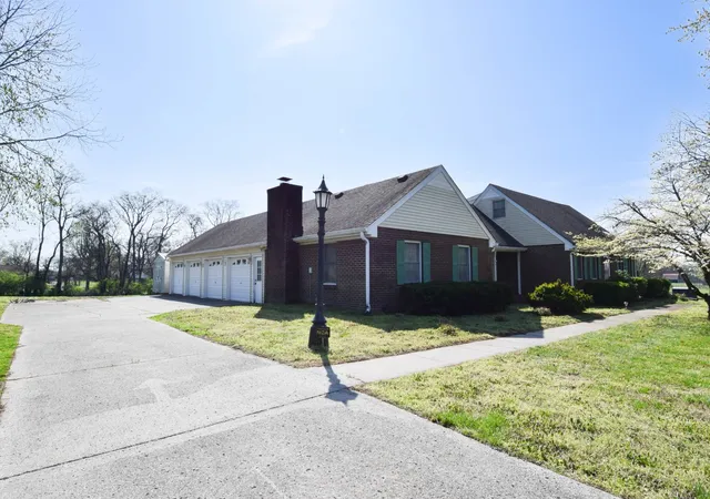 Homes for sale in Gallatin, TN | 1059 Robertson Rd, Gallatin, TN 37066 | MLS# 3217968