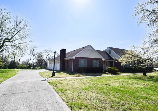 Homes for sale in Gallatin, TN | 1059 Robertson Rd, Gallatin, TN 37066 | MLS# 3217968
