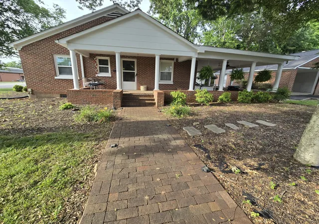 Homes for sale in Lawrenceburg, TN | 130 Lafayette Ave, Lawrenceburg, TN 38464 | MLS# 3217983