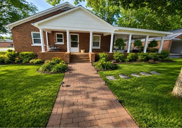2nd image of 130 Lafayette Ave, Lawrenceburg, TN 38464 | MLS# 3217983