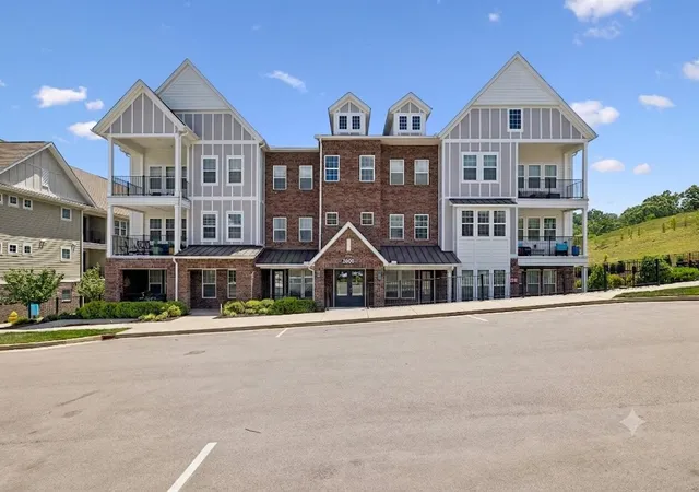 2nd image of 3000 Vintage Grn Ln, Franklin, TN 37064
