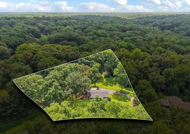 Photo 1 of Single family home for sale at 106 Dogwood Cir, Waverly, TN 37185 | MLS# 3218075 | Listing updated on 2026-09-15