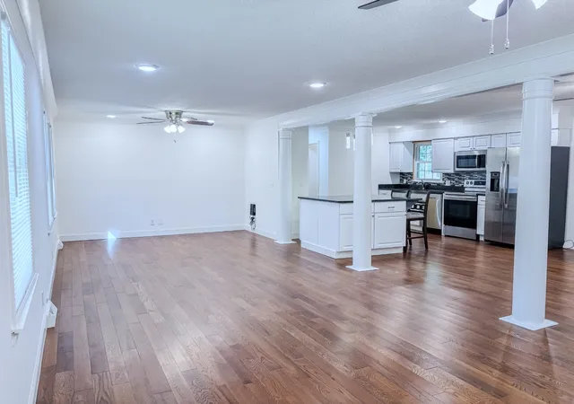 Single family home for sale at 106 Dogwood Cir, Waverly, TN 37185 | MLS# 3218075
