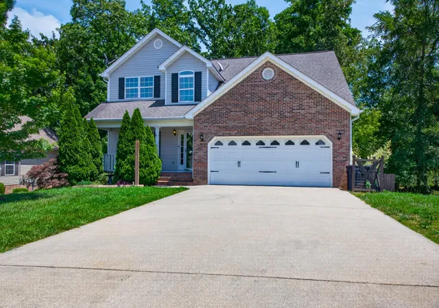 Photo 1 of Single family home for sale at 54 Carrigan Cir, Ringgold, GA 30736 | MLS# 3218049 | Listing updated on 2026-09-21