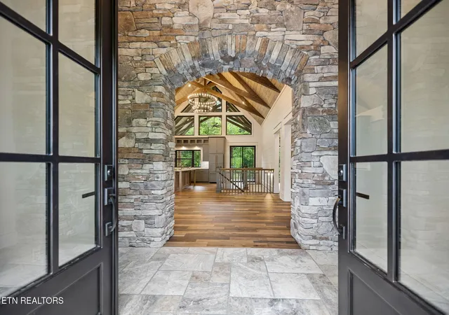 4th image of 645 Douglas Ridge Dr, Dandridge, TN 37725 | MLS# 3521084