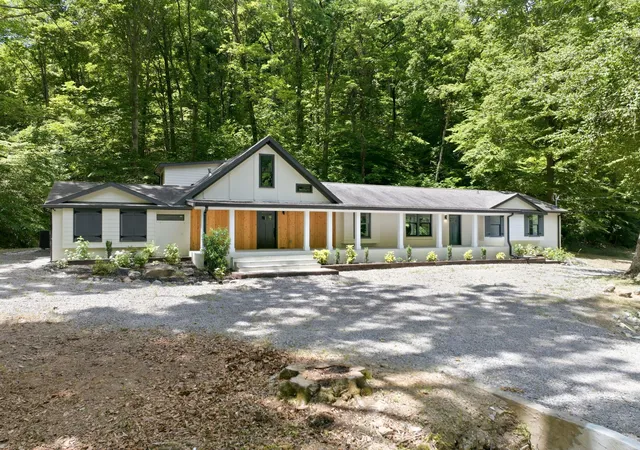 Homes for sale in Pegram, TN | 1032 Paint Pony Trl, Pegram, TN 37143 | MLS# 3221082