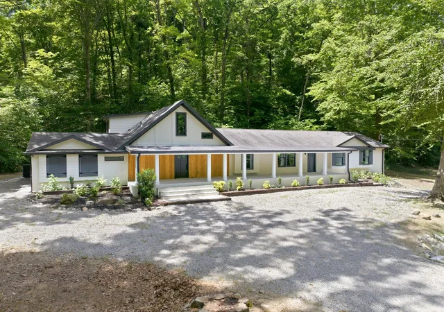 Homes for sale in Pegram, TN | 1032 Paint Pony Trl, Pegram, TN 37143 | MLS# 3221082