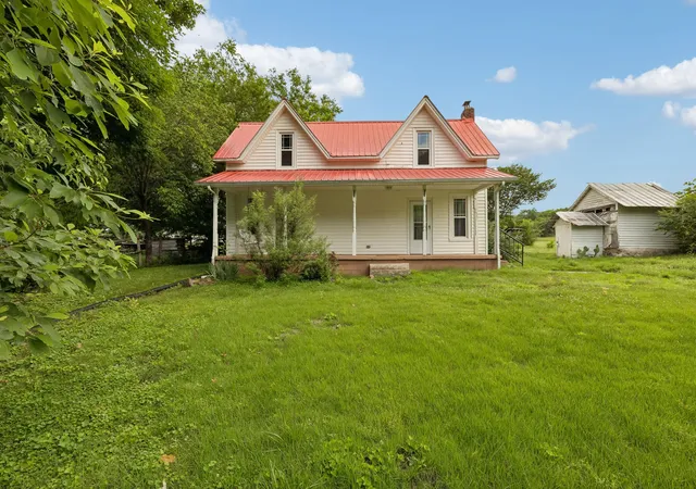 Homes for sale in Pleasant Shade, TN | 15 Sloan Branch Rd, Pleasant Shade, TN 37145 | MLS# 3220026