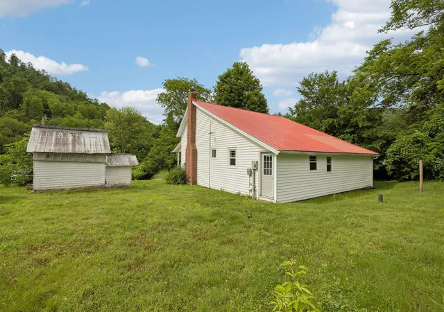 Homes for sale in Pleasant Shade, TN | 15 Sloan Branch Rd, Pleasant Shade, TN 37145 | MLS# 3220026