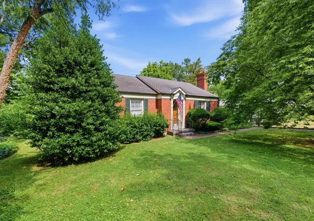 3rd image of 805 Lynnwood Blvd, Nashville, TN 37205 | MLS# 3220502