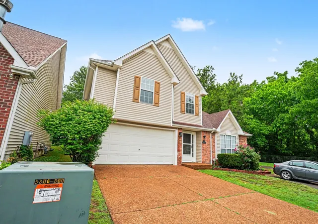 Homes for sale in Hendersonville, TN | 103 Village Ct, Hendersonville, TN 37075 | MLS# 3228336