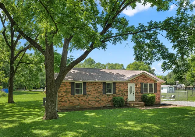 3rd image of 1223 Main St, Pleasant View, TN 37146 | MLS# 3219921