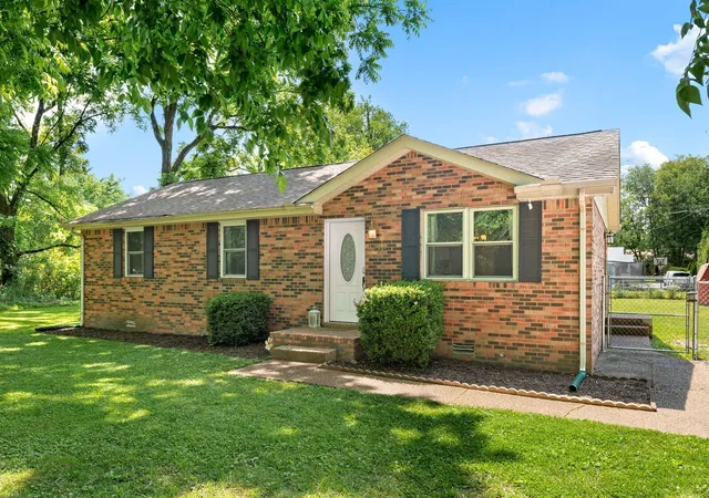5th image of 1223 Main St, Pleasant View, TN 37146 | MLS# 3219921