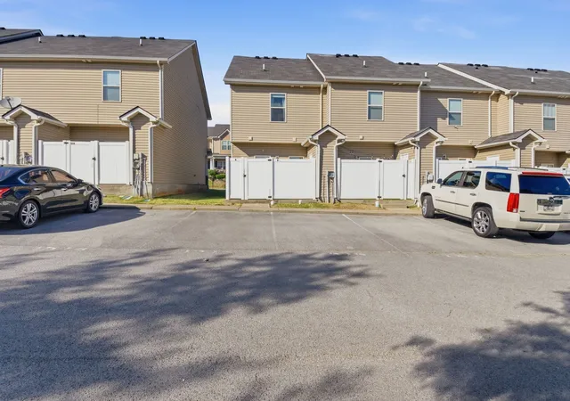 Homes for sale in Antioch, TN | 1516 Sprucedale Dr, Antioch, TN 37013 | MLS# 3223138