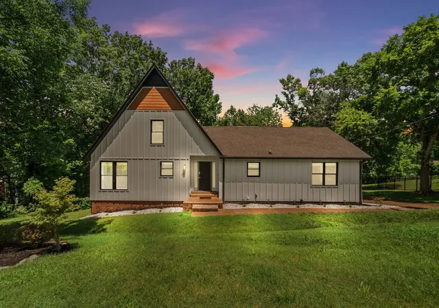 Photo 1 of Single family home for sale at 145 Forest Trl, Brentwood, TN 37027 | MLS# 3298145 | Listing updated on 2026-09-30